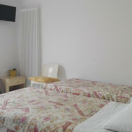 Residence Ambra Riva del Garda Buitenkant foto