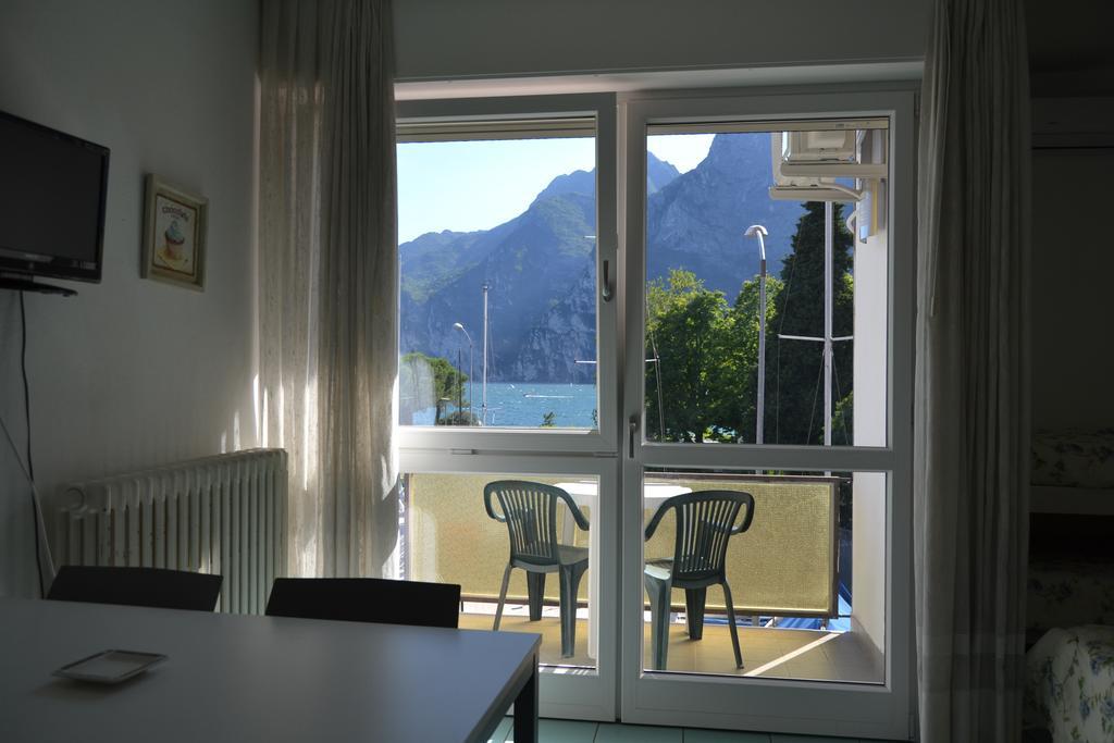 Residence Ambra Riva del Garda Buitenkant foto