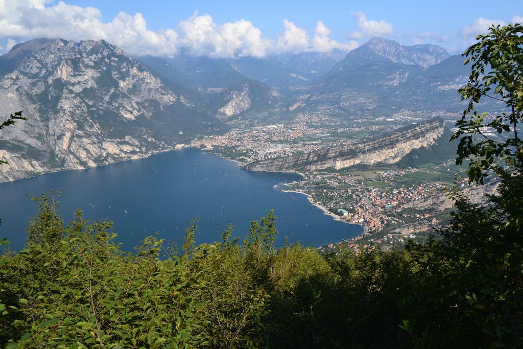 Residence Ambra Riva del Garda Buitenkant foto
