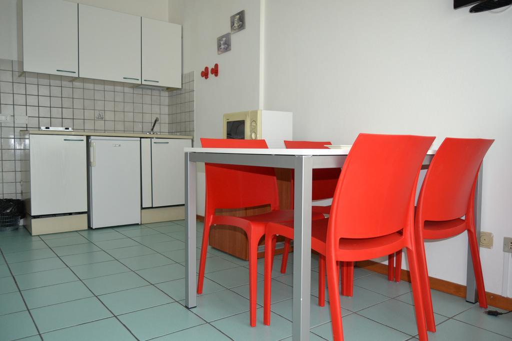 Residence Ambra Riva del Garda Buitenkant foto