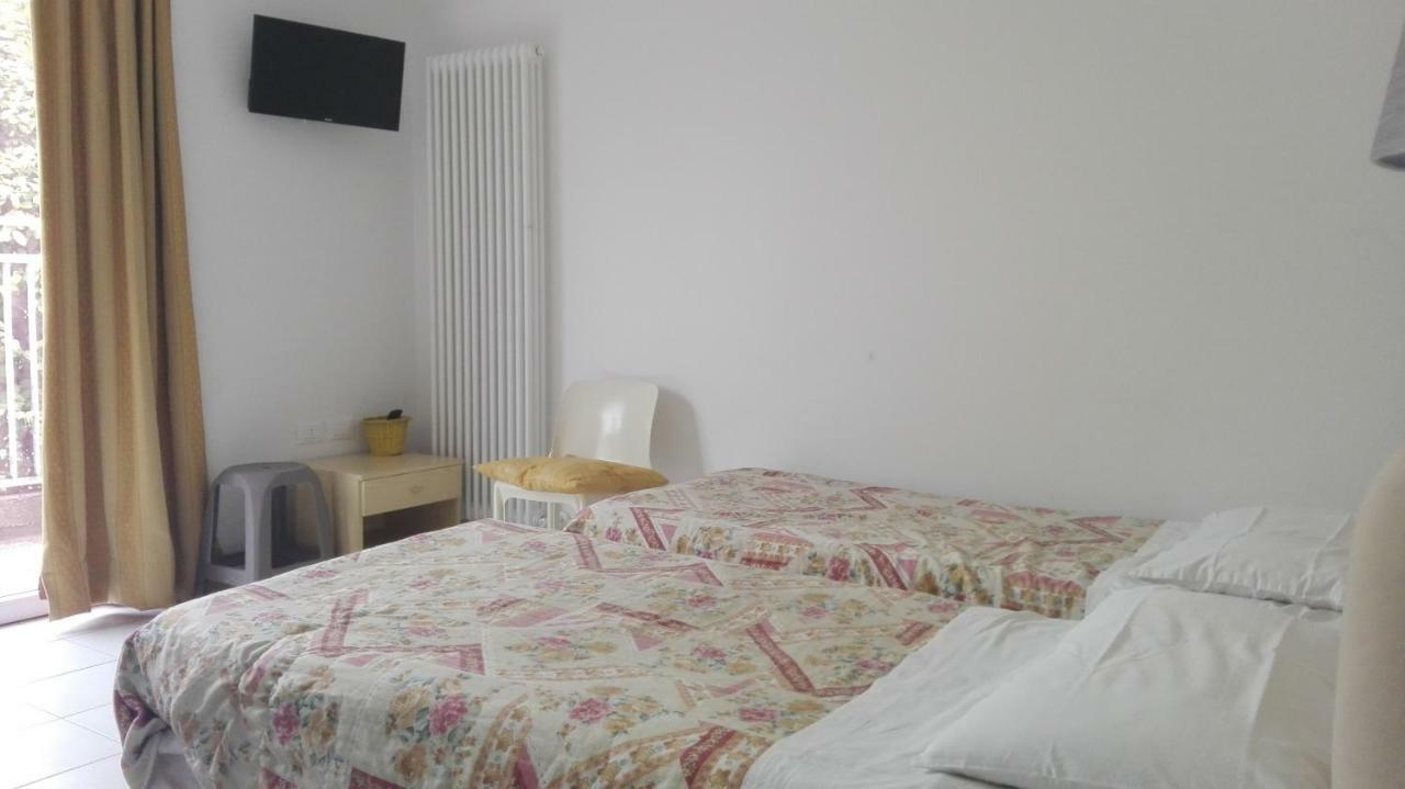 Residence Ambra Riva del Garda Buitenkant foto